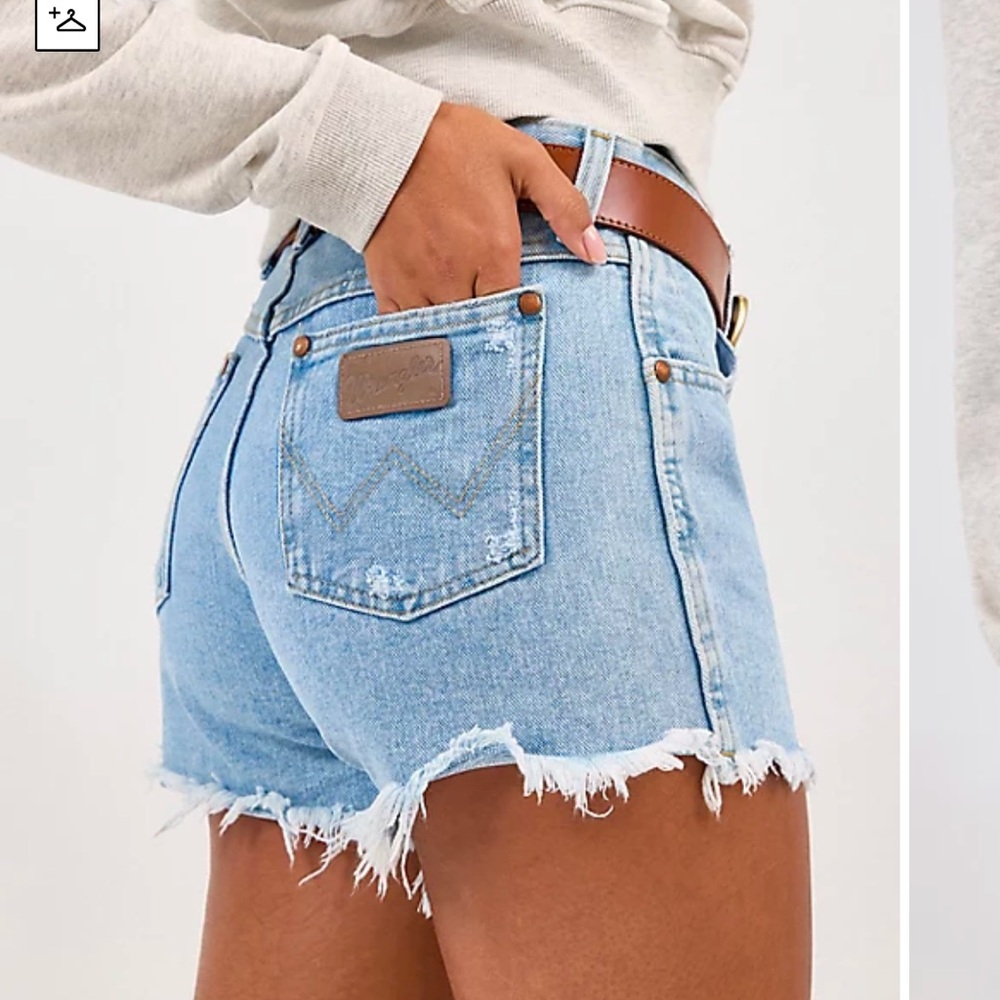 Wrangler blue jean shorts ✨